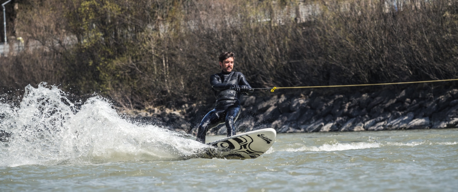 SurfSurfSurf outlet shop -SurfSurfSurf outlet shop Upstream Innsbruck 06 04 2018 action 15 1500x630 1